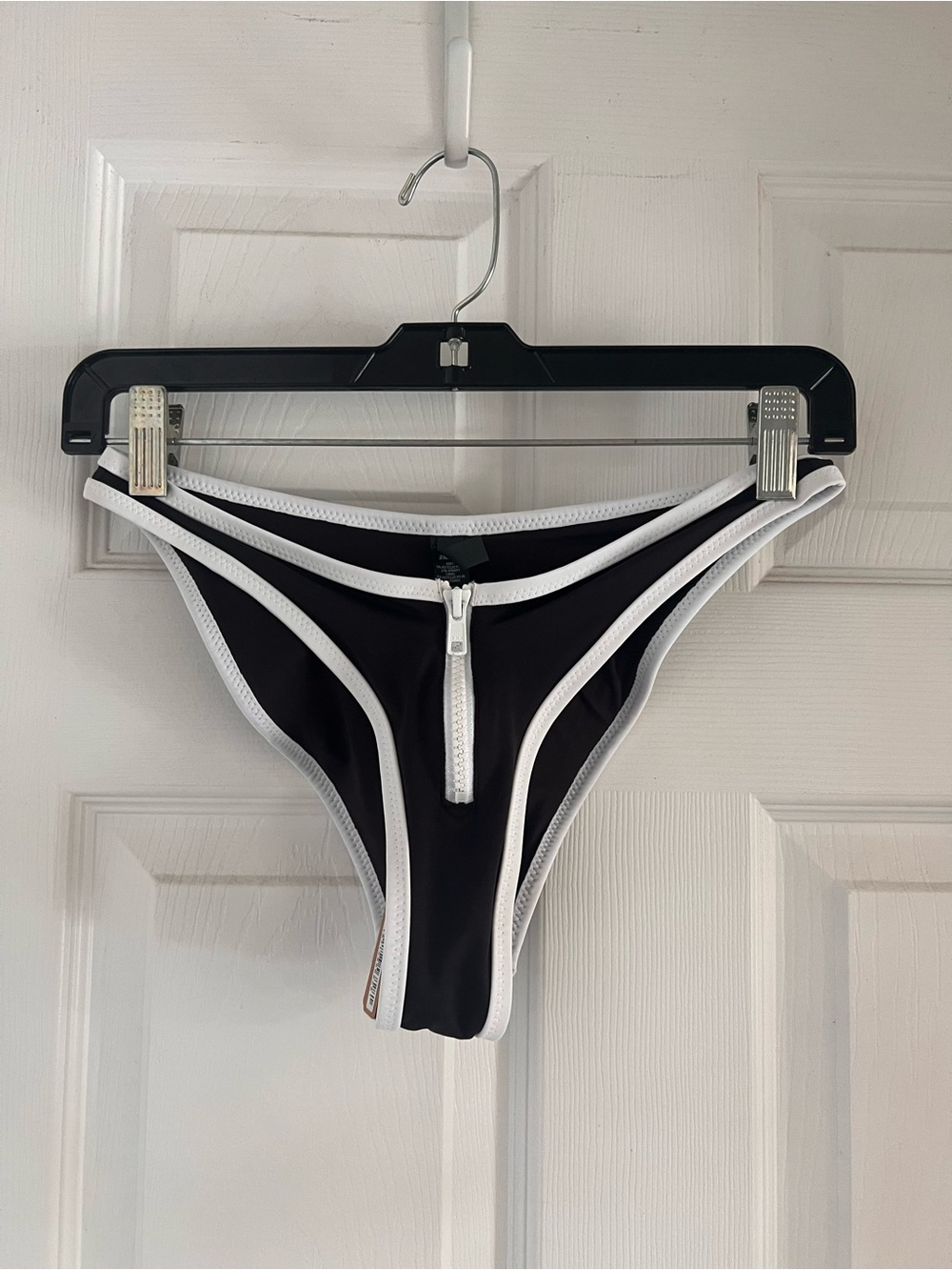 SKIMS NWT Black & White Zip-Front Bikini Sporty Brief